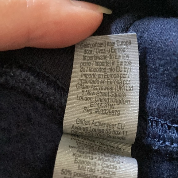 Gildan womens Lg navy hooded sweatshirt “Fueled by books & coffee “ screen print - Picture 5 of 8